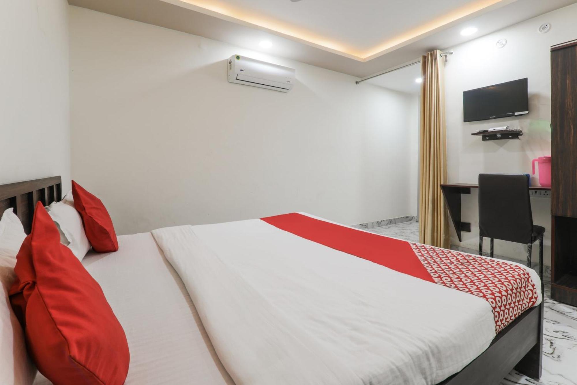 Hotel O Aastha Near Chaudhary Charan Singh International Airport Bijnaur エクステリア 写真